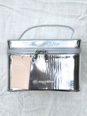 Stay Golden Silver Mirrored Finish Insulated Cosmetic Case with Handle